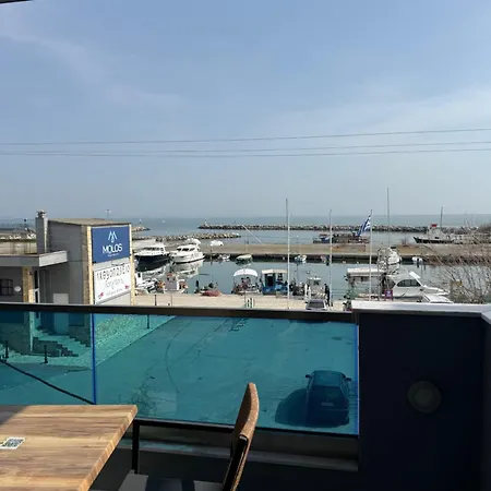 Sea View Port Katerini 아파트 Paralía